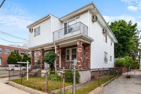 $3,500 | 131 Yale Street, Unit 1, Medford, MA 02155