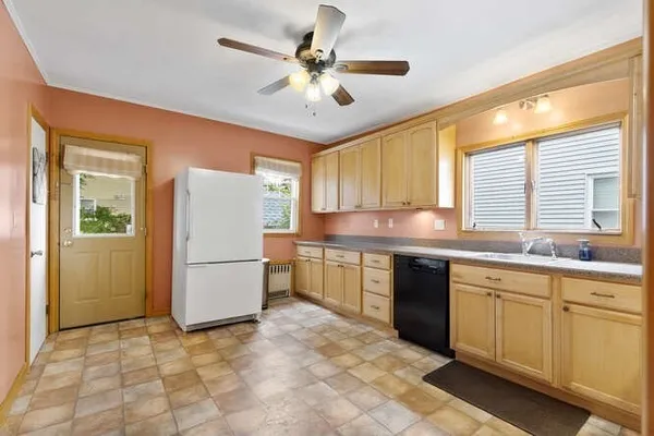 $3,500 | 131 Yale Street, Unit 1, Medford, MA 02155