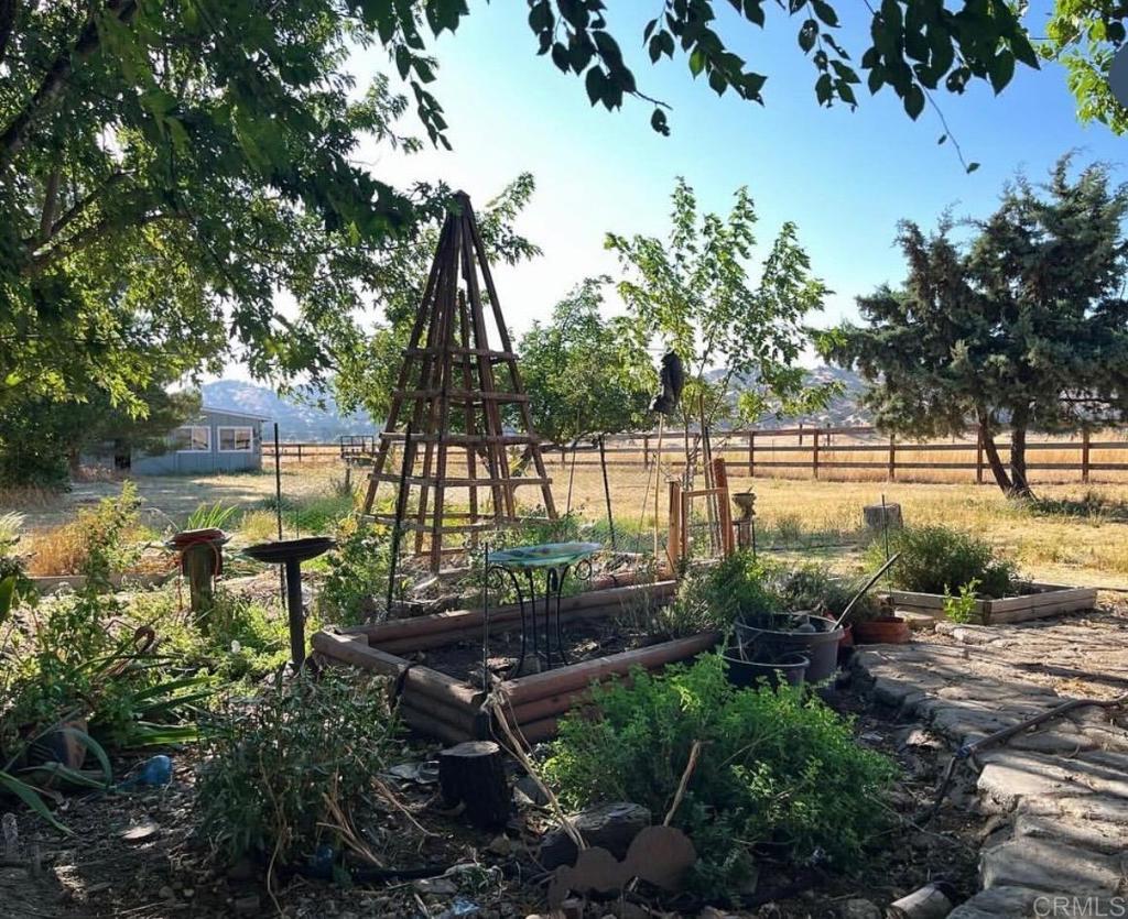 18461 Santa Anita Street Tehachapi, CA 93561 - Photo 3 of 37
