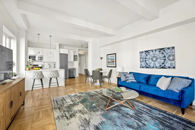 $865,000 | 20 East 35th Street, Unit 14K | Murray Hill