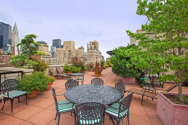 $865,000 | 20 East 35th Street, Unit 14K | Murray Hill