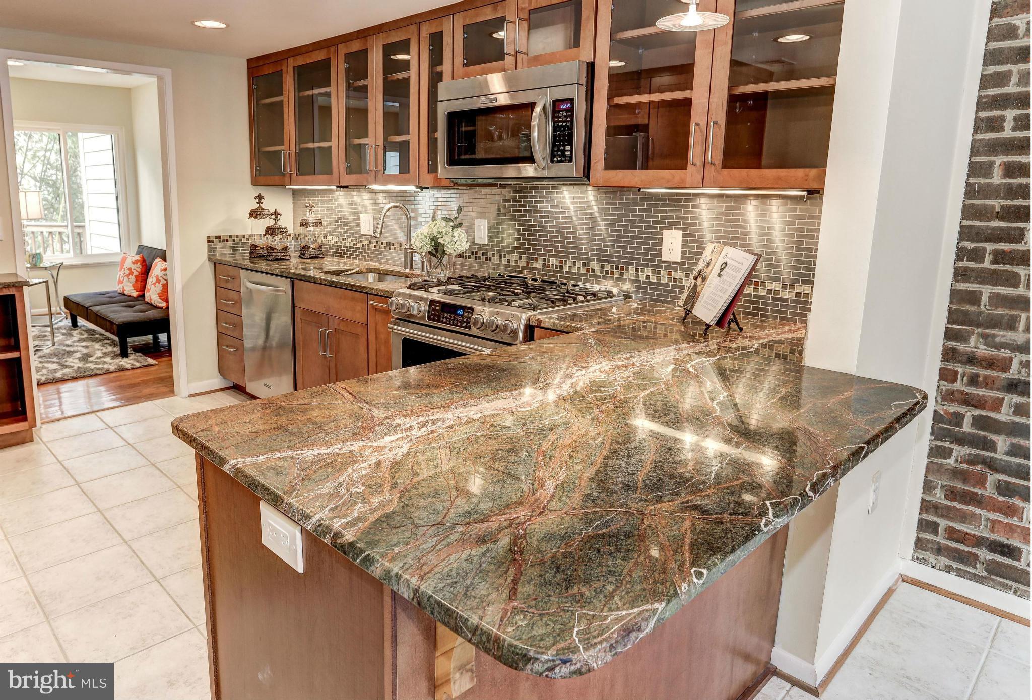Stunning newer chef's kitchen