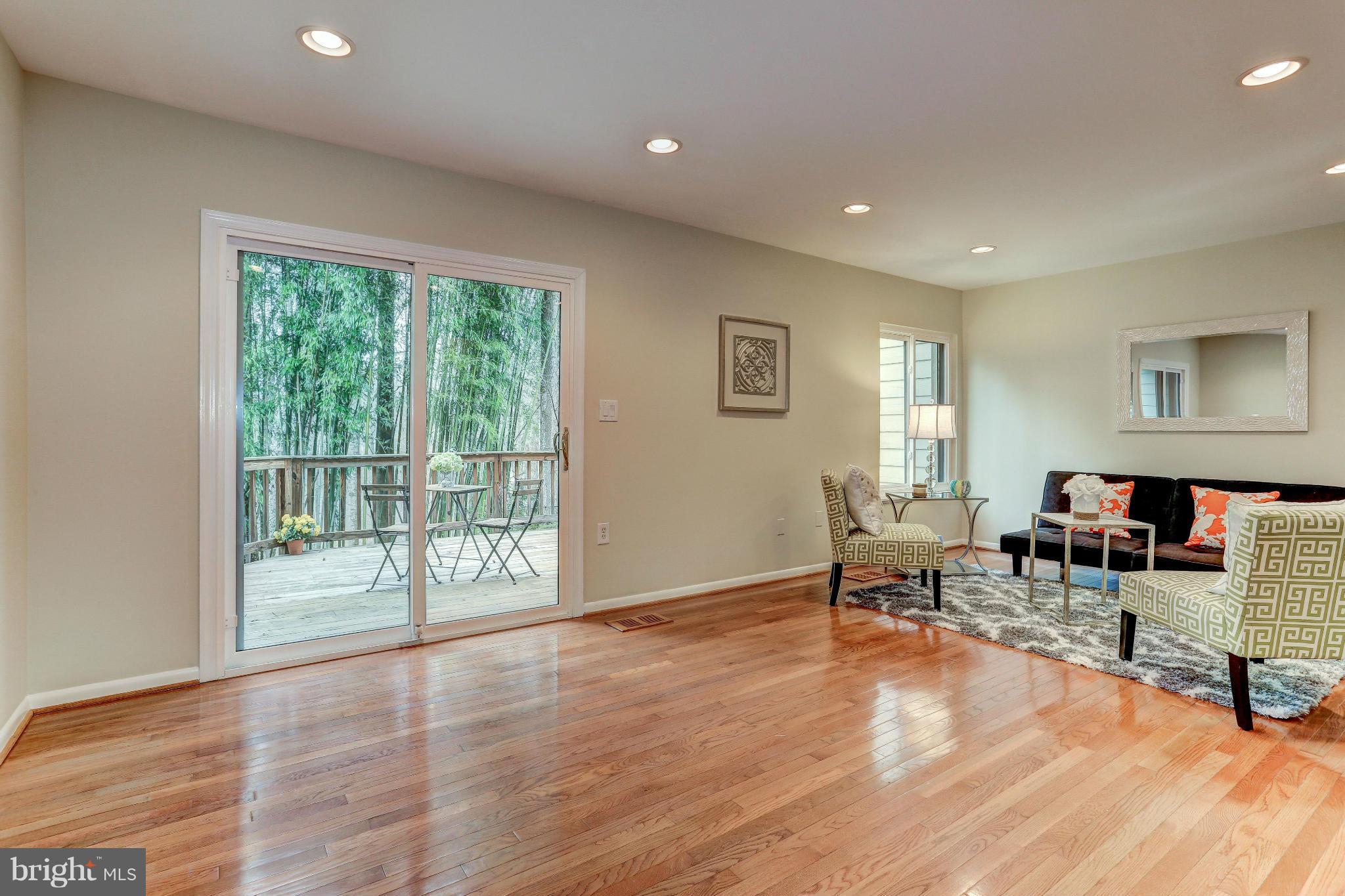 11522 Hearthstone Court Reston, VA 20191 - Photo 11 of 27 Living Room