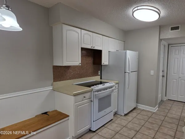 $1,300 | 1800 Park Avenue, Unit 357, Orange Park, FL 32073