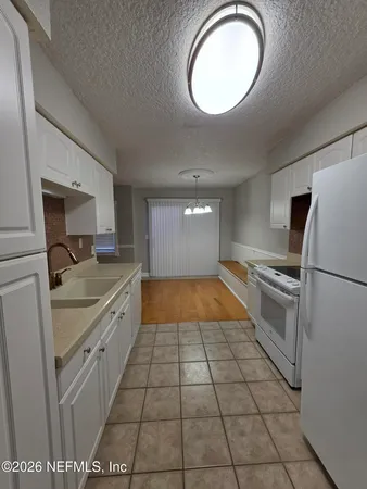 $1,300 | 1800 Park Avenue, Unit 357, Orange Park, FL 32073