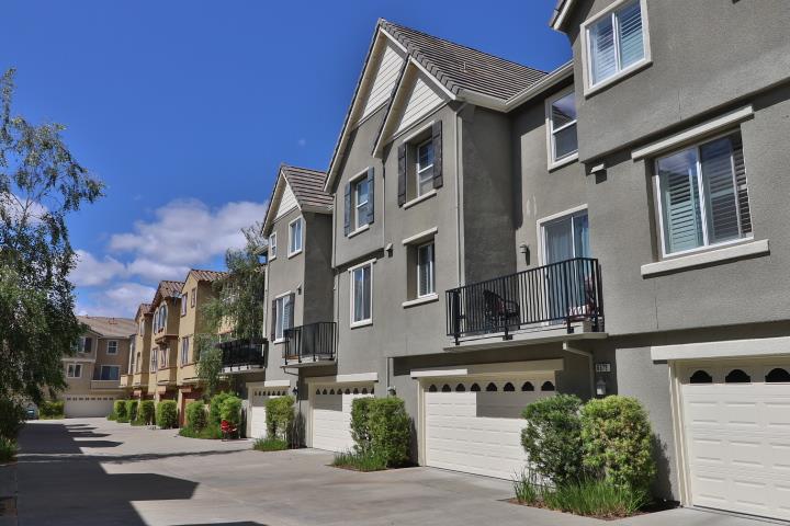 6372 Byron Lane San Ramon, CA 94582 - Photo 52 of 53 a view of a building and a street