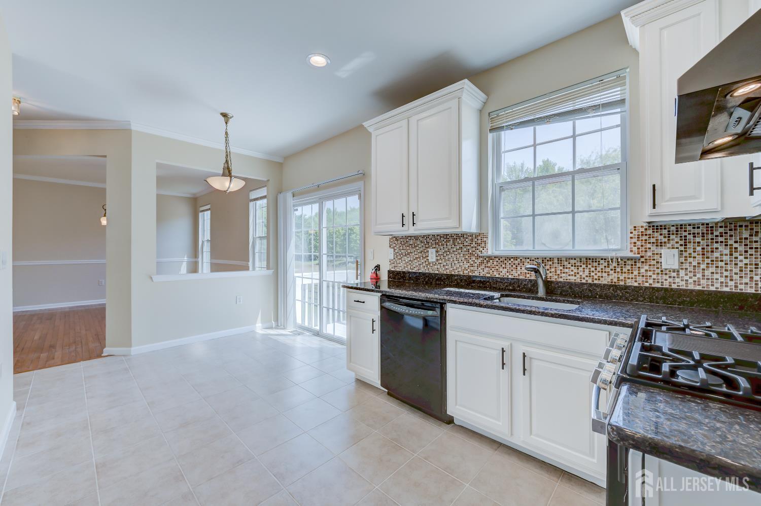 32 Carnation Road Monroe Township, NJ 08831 - Photo 10 of 42