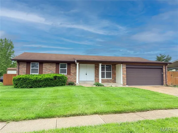 $307,000 | 1052 Deleon Court, Fenton, MO 63026