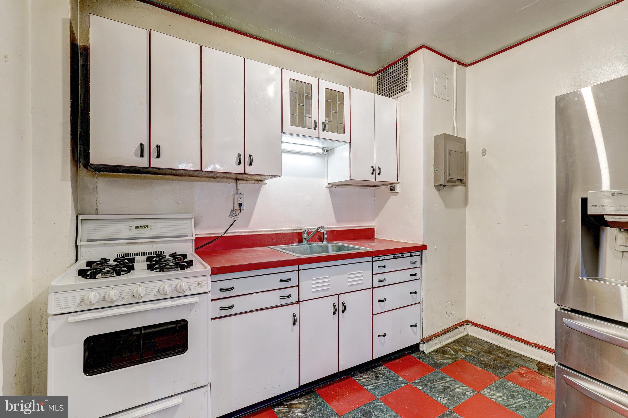 221 Ridgemede Road, Unit 303 Baltimore, MD 21210 - Photo 12 of 32