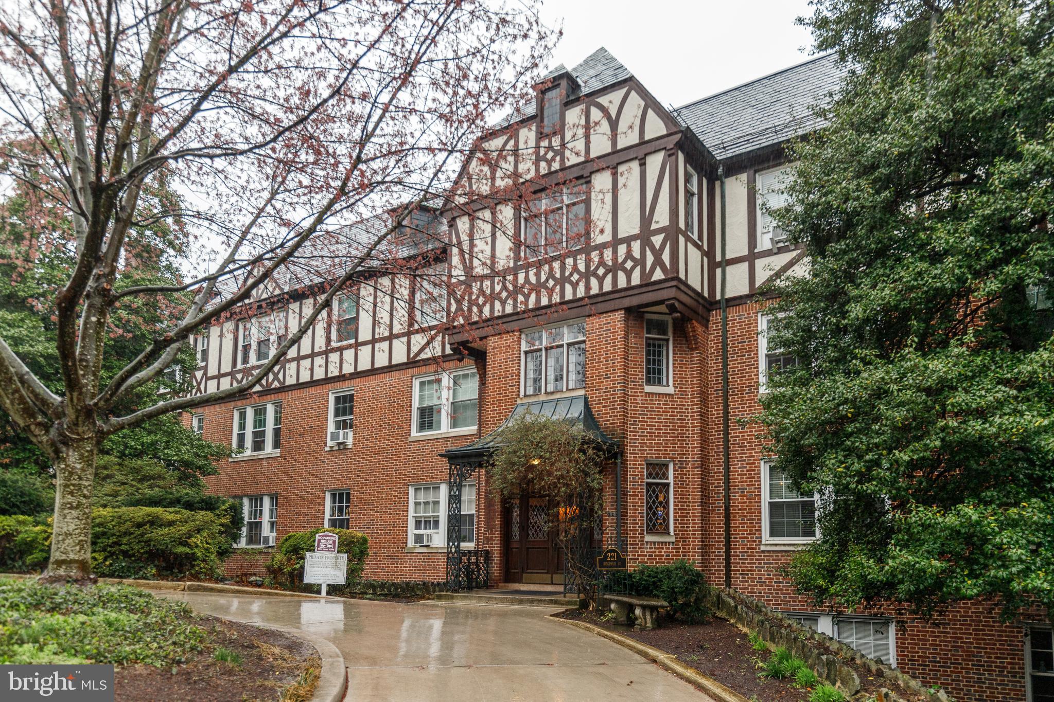 221 Ridgemede Road, Unit 303 Baltimore, MD 21210 - Photo 2 of 32 Circular drive