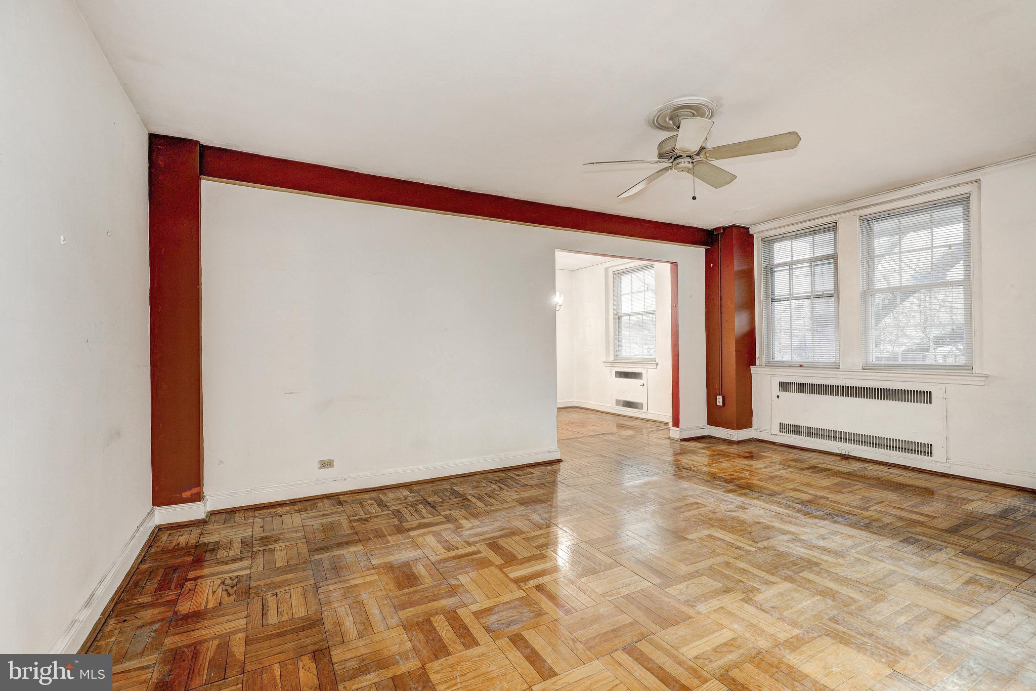221 Ridgemede Road, Unit 303 Baltimore, MD 21210 - Photo 5 of 32 Large living room