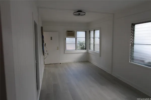 $2,300 | 2111 Booth Road, Honolulu, HI 96813