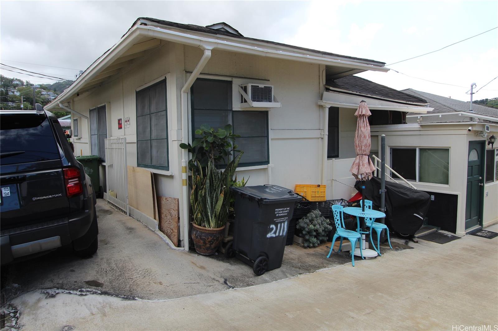 2111 Booth Road Honolulu, HI 96813 - Photo 2 of 7 Front of House
