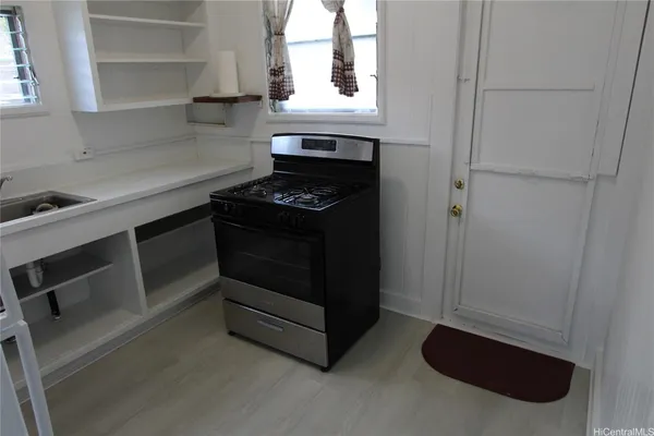 $2,300 | 2111 Booth Road, Honolulu, HI 96813