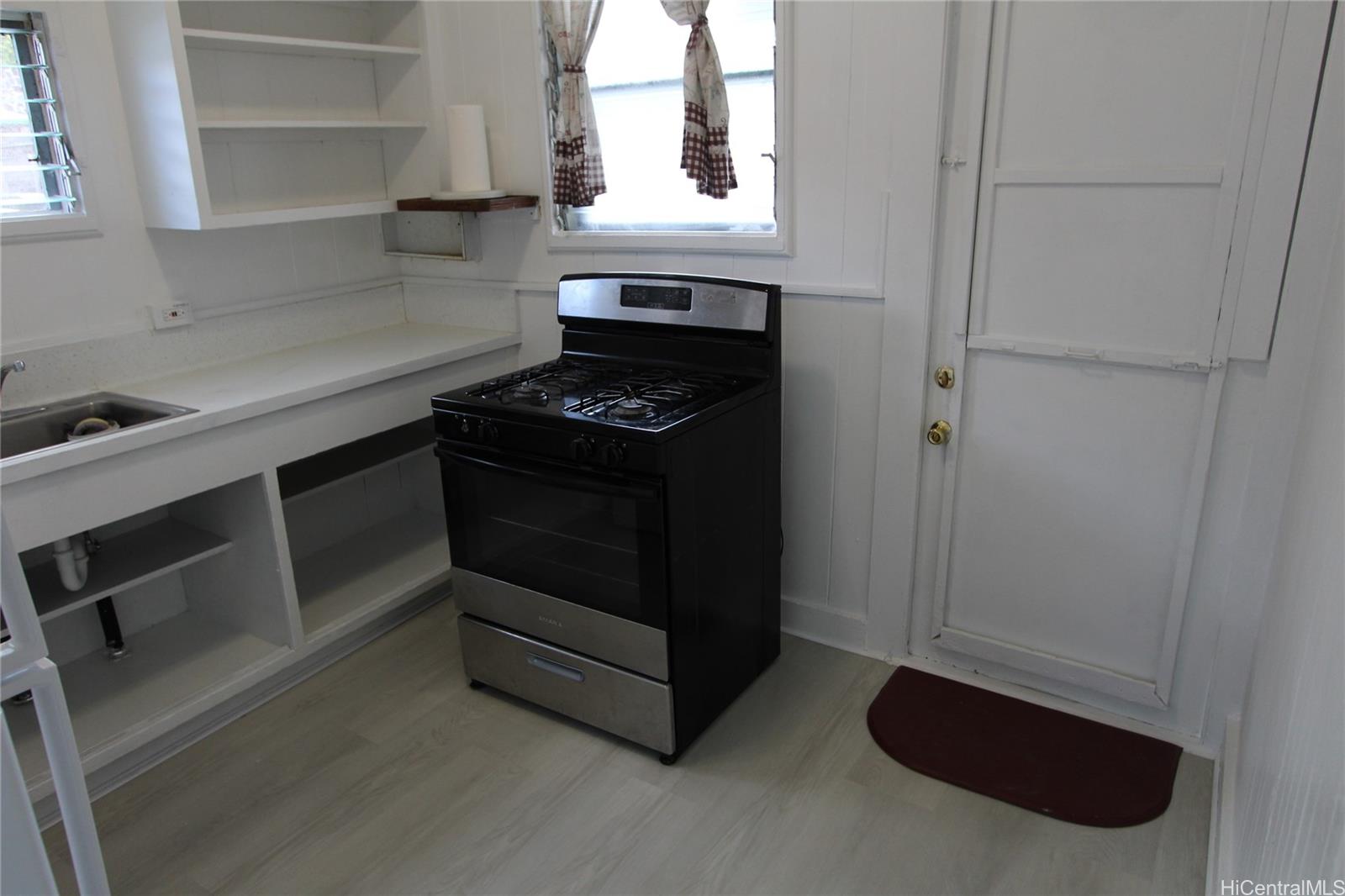 2111 Booth Road Honolulu, HI 96813 - Photo 4 of 7 Kitche