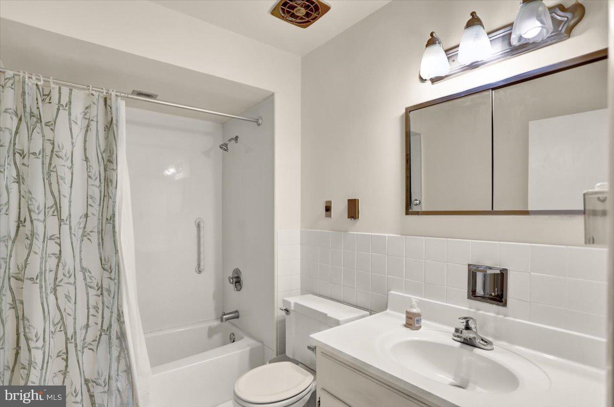 121 Gretchen Drive Reading, PA 19607 - Photo 13 of 17