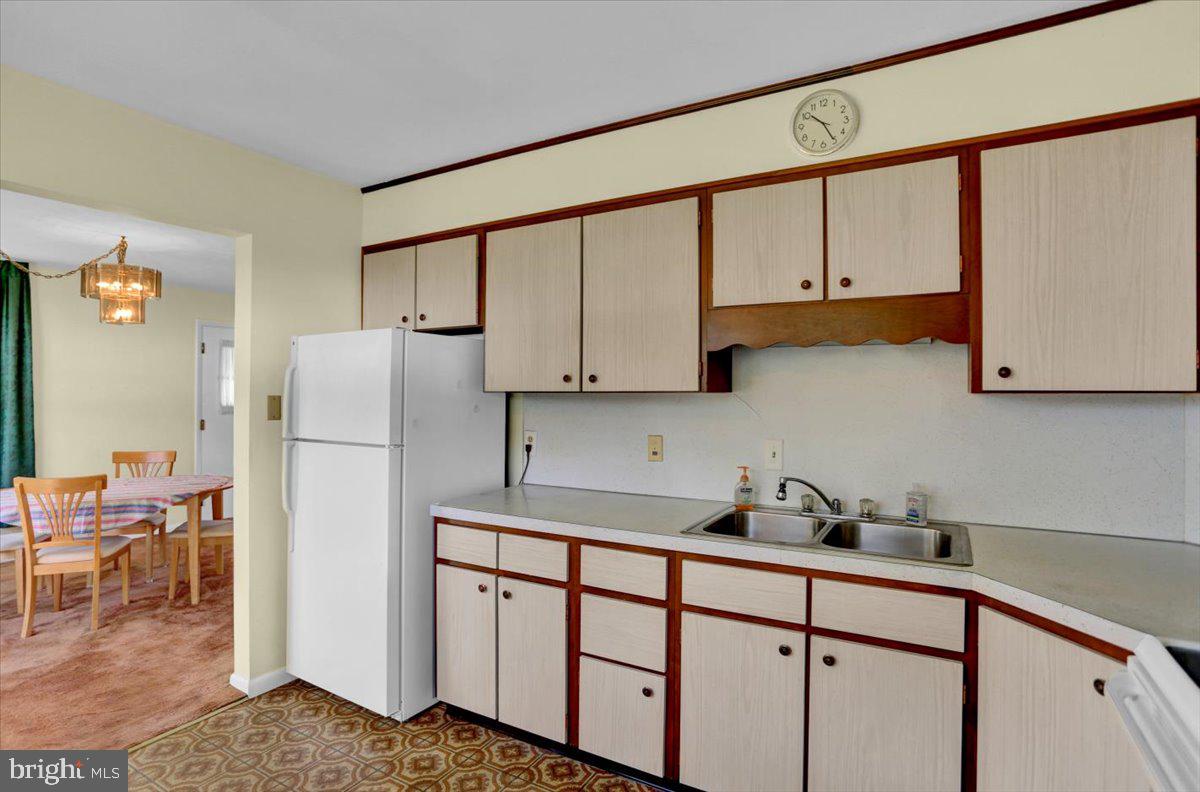 121 Gretchen Drive Reading, PA 19607 - Photo 6 of 17