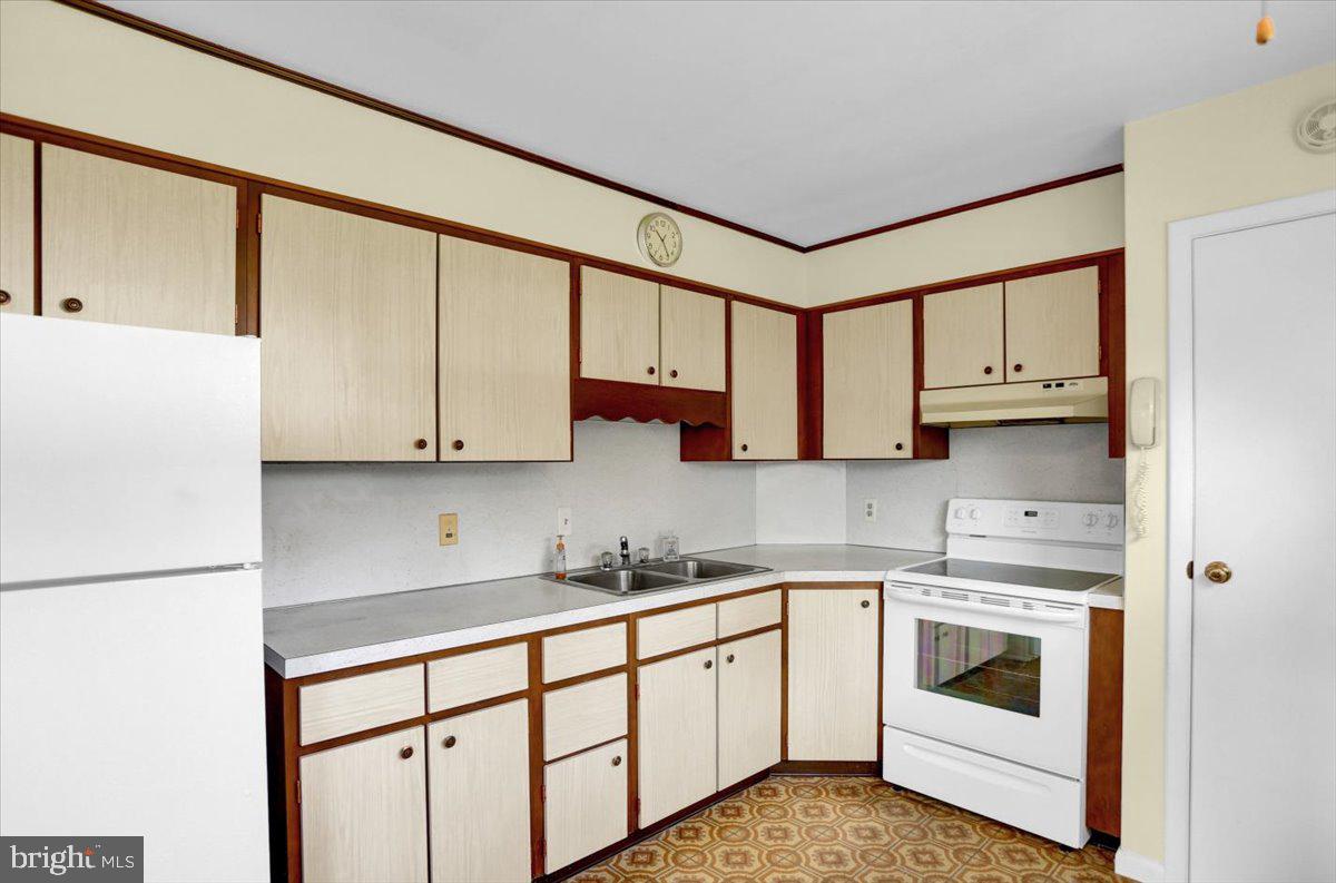 121 Gretchen Drive Reading, PA 19607 - Photo 7 of 17