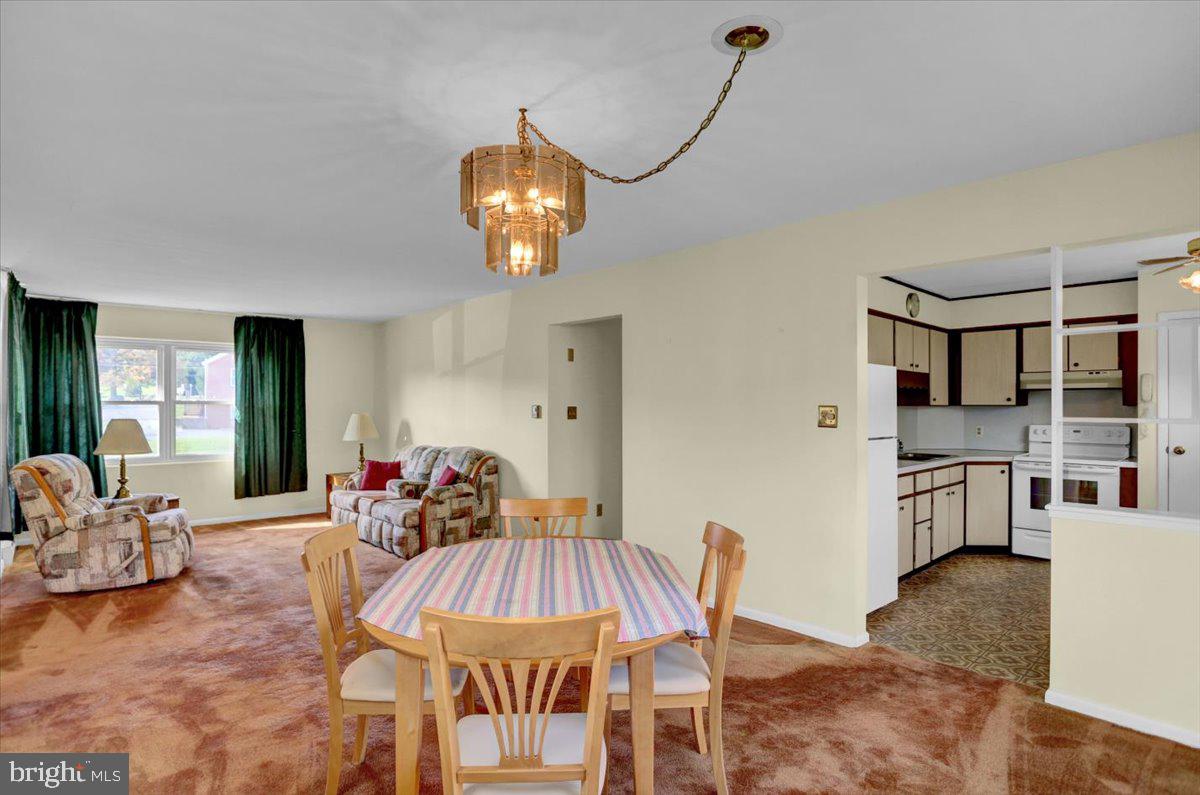 121 Gretchen Drive Reading, PA 19607 - Photo 8 of 17