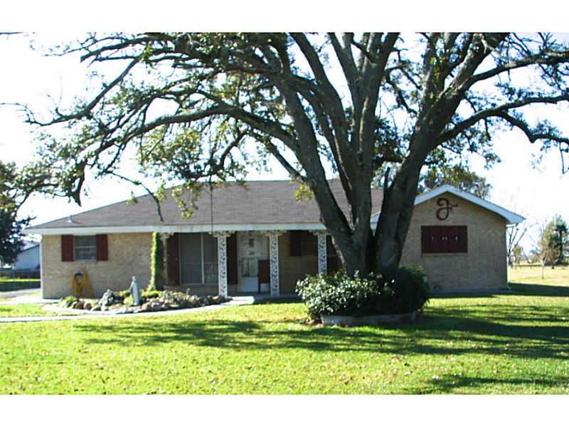 3176 Highway 1 Raceland, LA 70394 - Photo 1 of 20