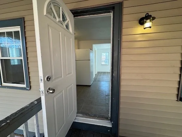 $1,800 | 20 Ayer Road, Shirley, MA 01464
