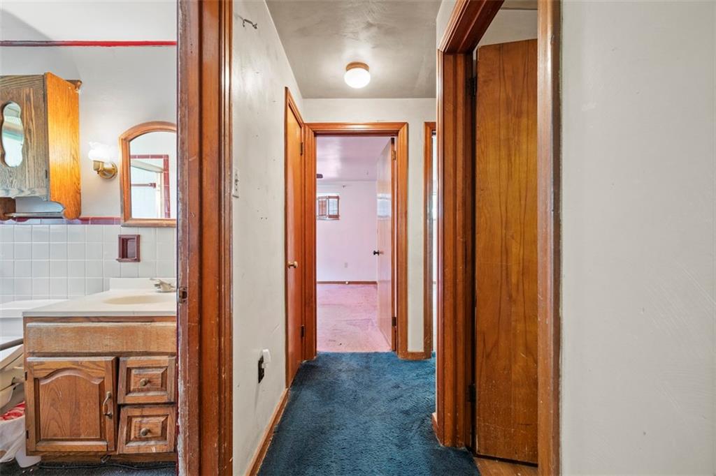 2158 Reis Run Road Pittsburgh, PA 15237 - Photo 8 of 25