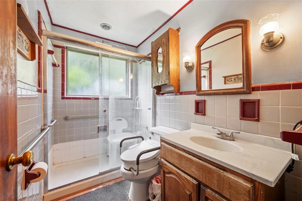 2158 Reis Run Road Pittsburgh, PA 15237 - Photo 9 of 25