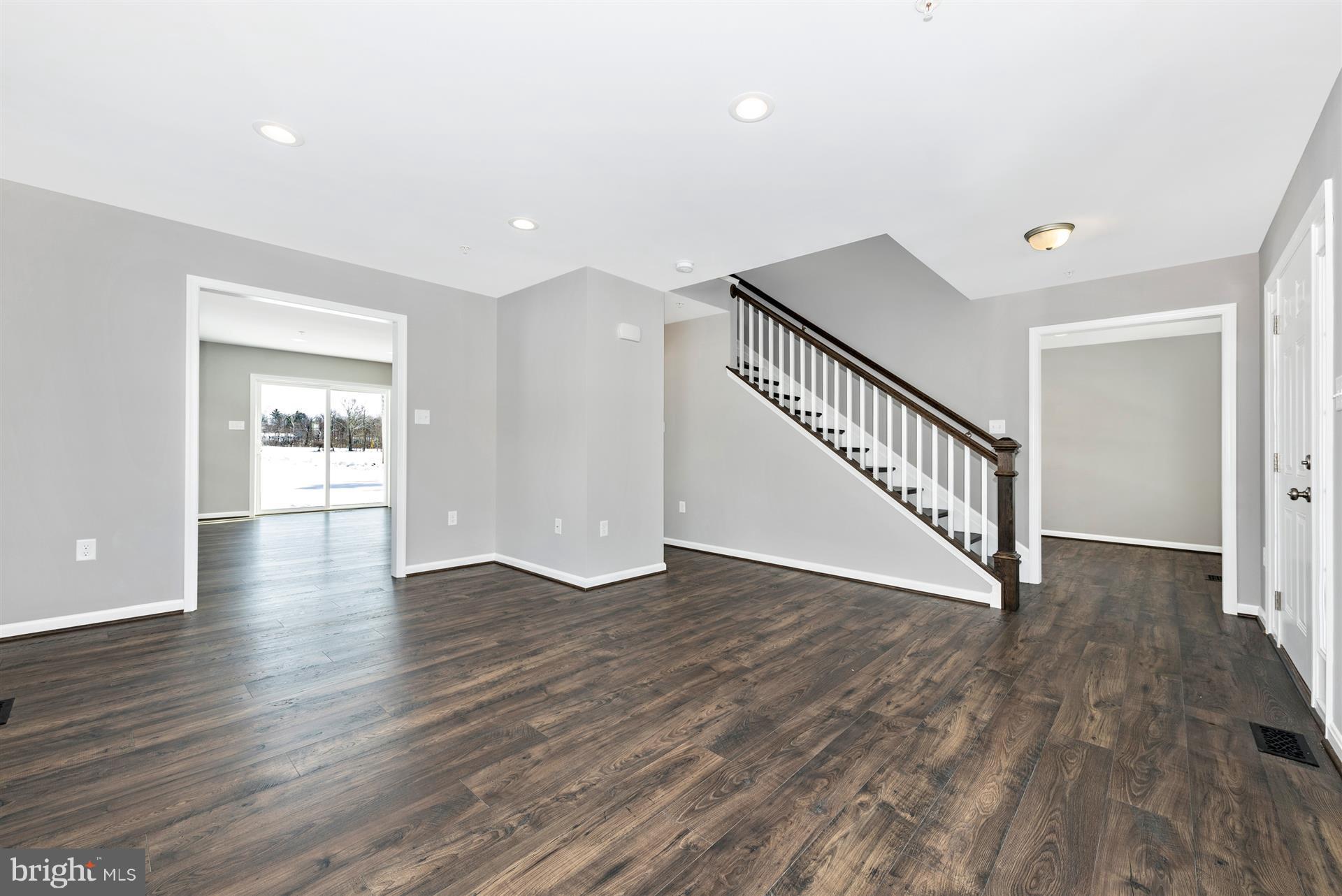 21 East Moser Road Thurmont, MD 21788 - Photo 7 of 30 Living Room