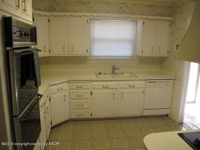6012 Elmhurst Road Amarillo, TX 79106 - Photo 2 of 16 IMG_3387