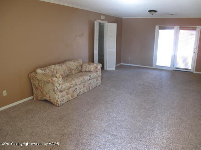 6012 Elmhurst Road Amarillo, TX 79106 - Photo 4 of 16 IMG_3389