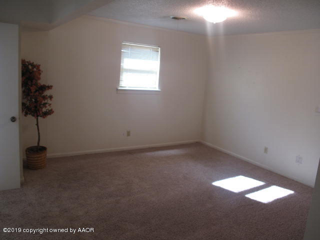 6012 Elmhurst Road Amarillo, TX 79106 - Photo 5 of 16 IMG_3390