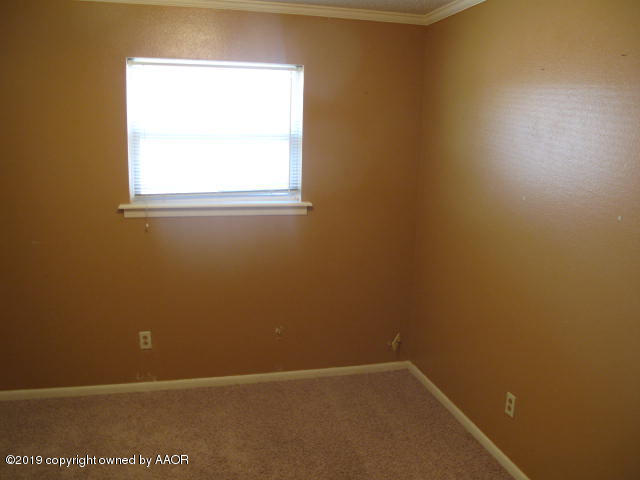 6012 Elmhurst Road Amarillo, TX 79106 - Photo 8 of 16 IMG_3393
