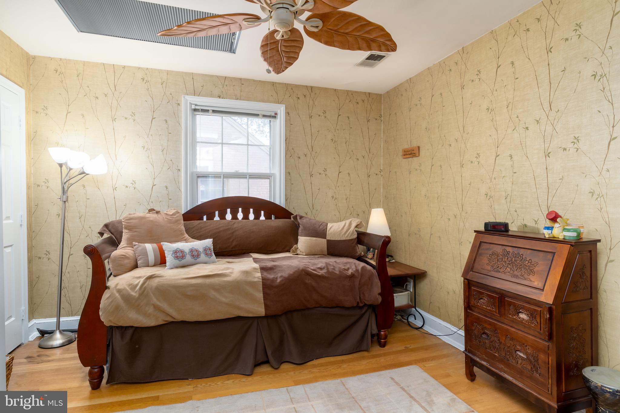 5016 Reno Road Northwest Washington, DC 20008 - Photo 21 of 38 Terrific BR features HW floors & custom closets.