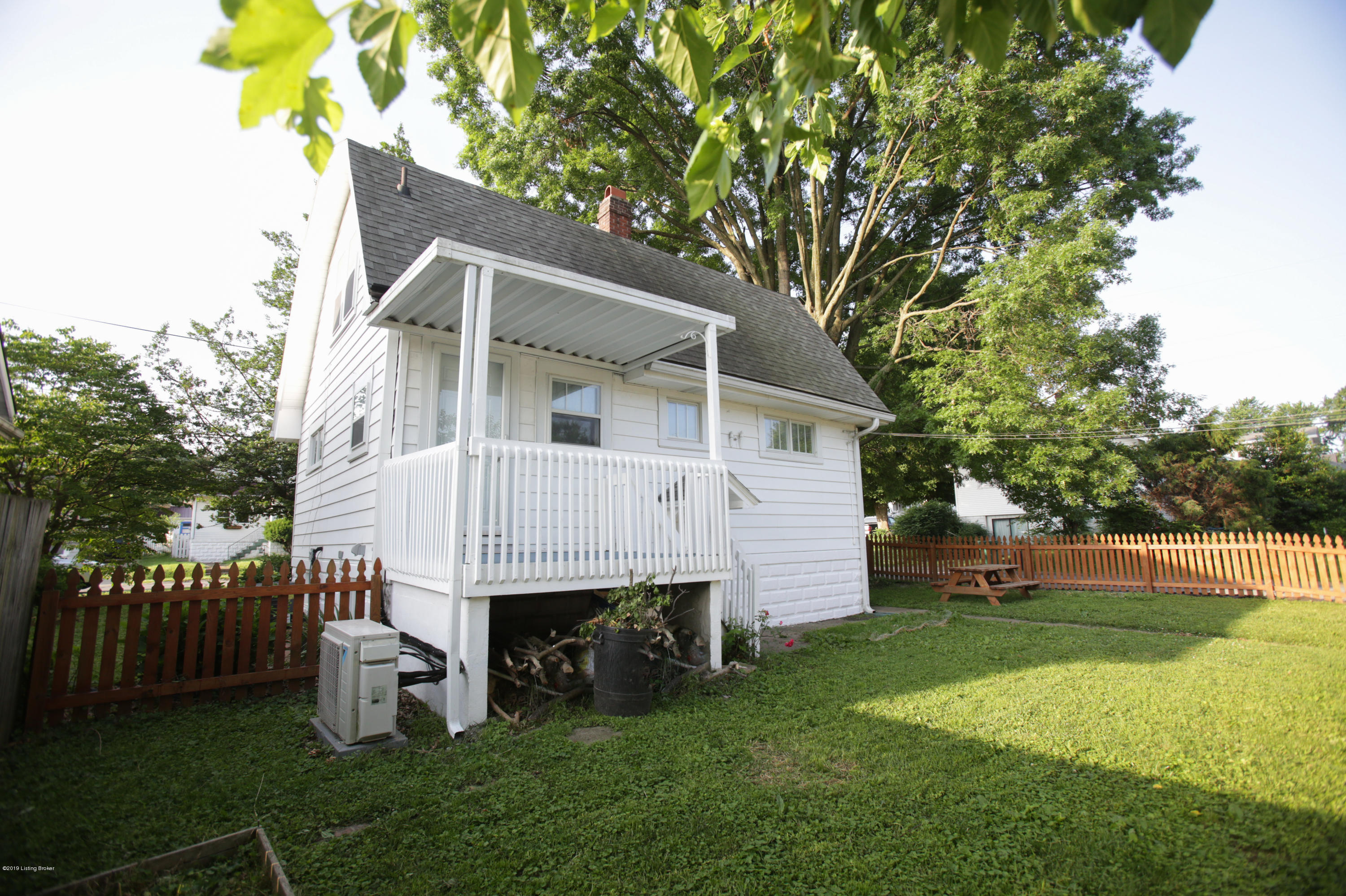 815 Reading Road Louisville, KY 40217 - Photo 18 of 21 readingrd-107