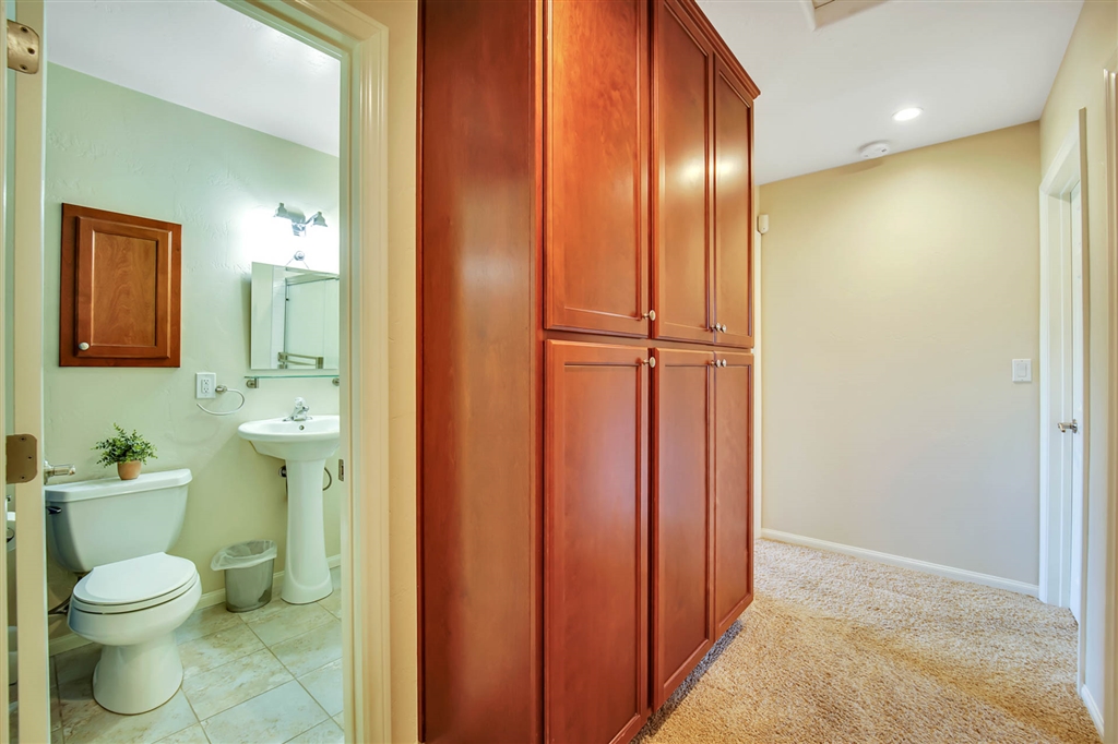 9713 Abbeyfield Road Santee, CA 92071 - Photo 11 of 25 Gallery Image 11