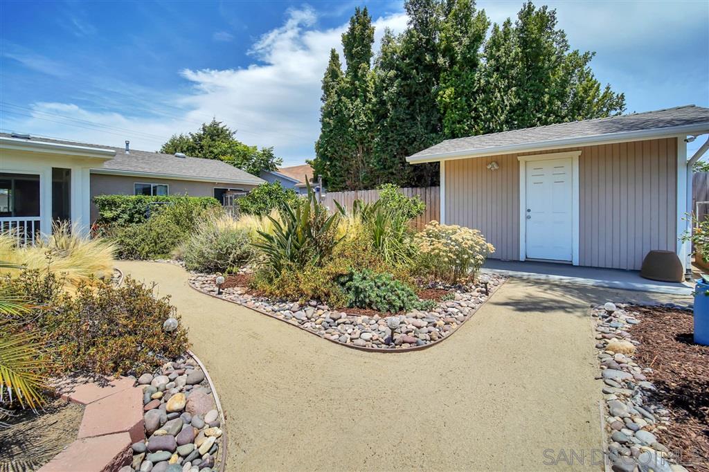 9713 Abbeyfield Road Santee, CA 92071 - Photo 20 of 25 Gallery Image 20