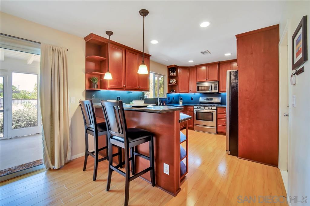 9713 Abbeyfield Road Santee, CA 92071 - Photo 5 of 25 Gallery Image 5