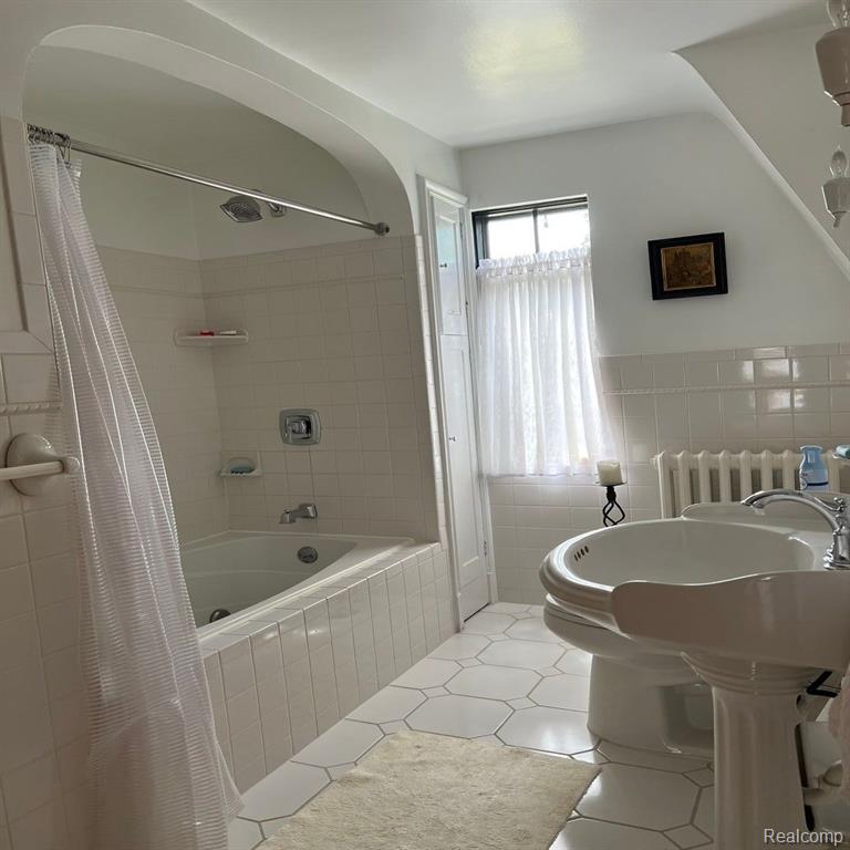 262 Fisher Road Grosse Pointe Farms, MI 48230 - Photo 24 of 47