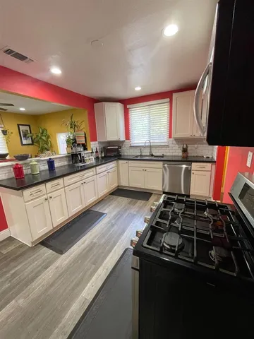 $399,999 | 3740 26th Avenue, Sacramento, CA 95820