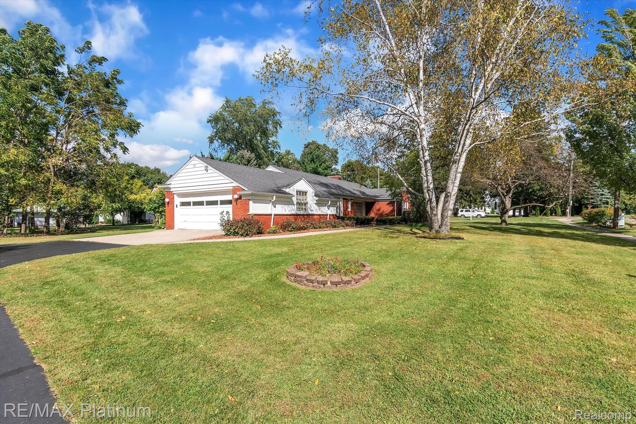 110 Riddle Street Howell, MI 48843 - Photo 35 of 39 03-110-Riddle-St-WindowStill-Real-Estate-Photography-3.jpg