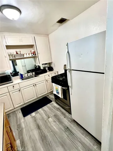 a view of utility room