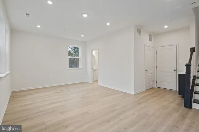 $3,200 | 8262 Longford Road, Glen Burnie, MD 21061