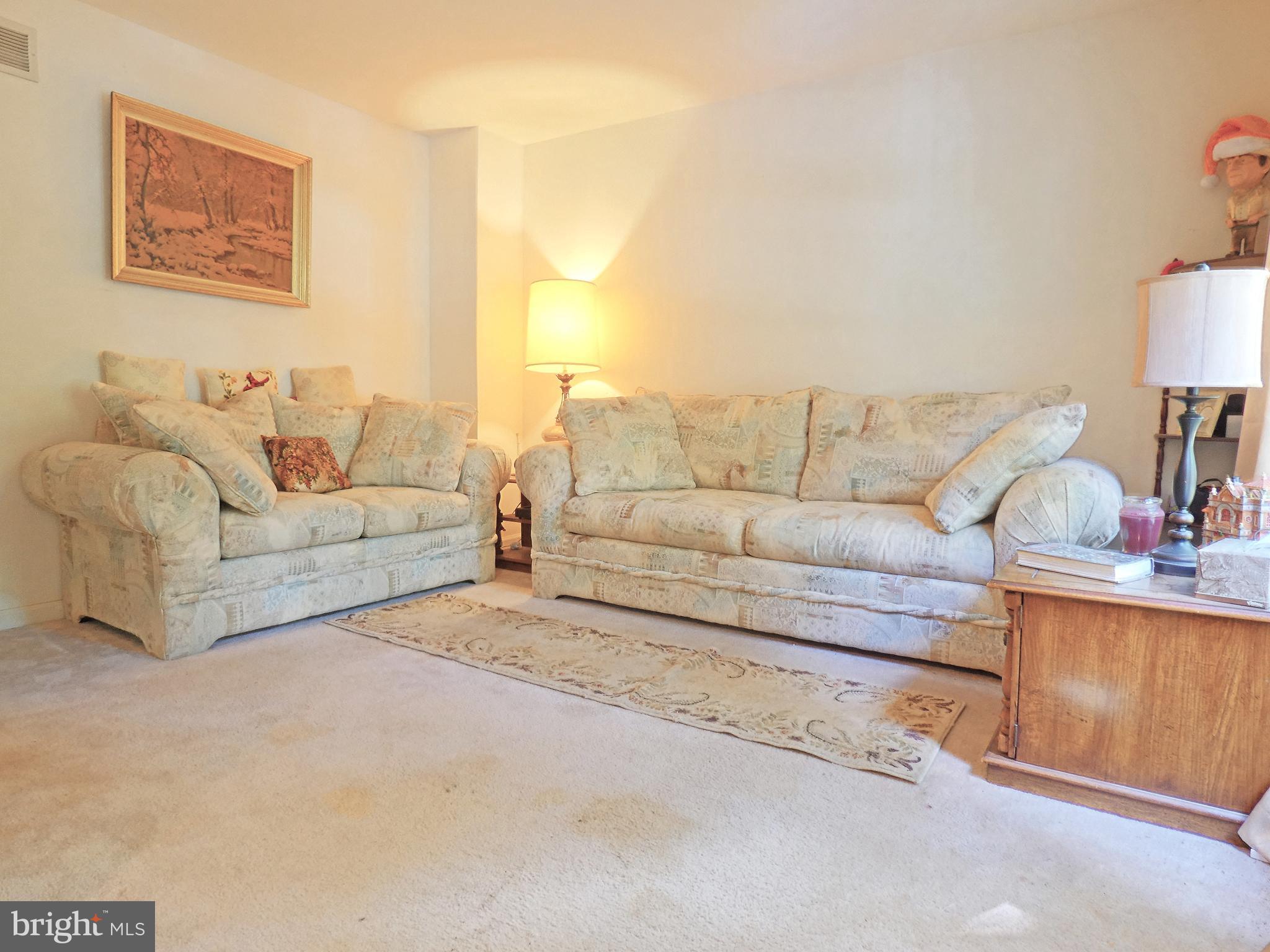 111 Hawthorne Road Egg Harbor Township, NJ 08234 - Photo 6 of 10 Living room from foyer