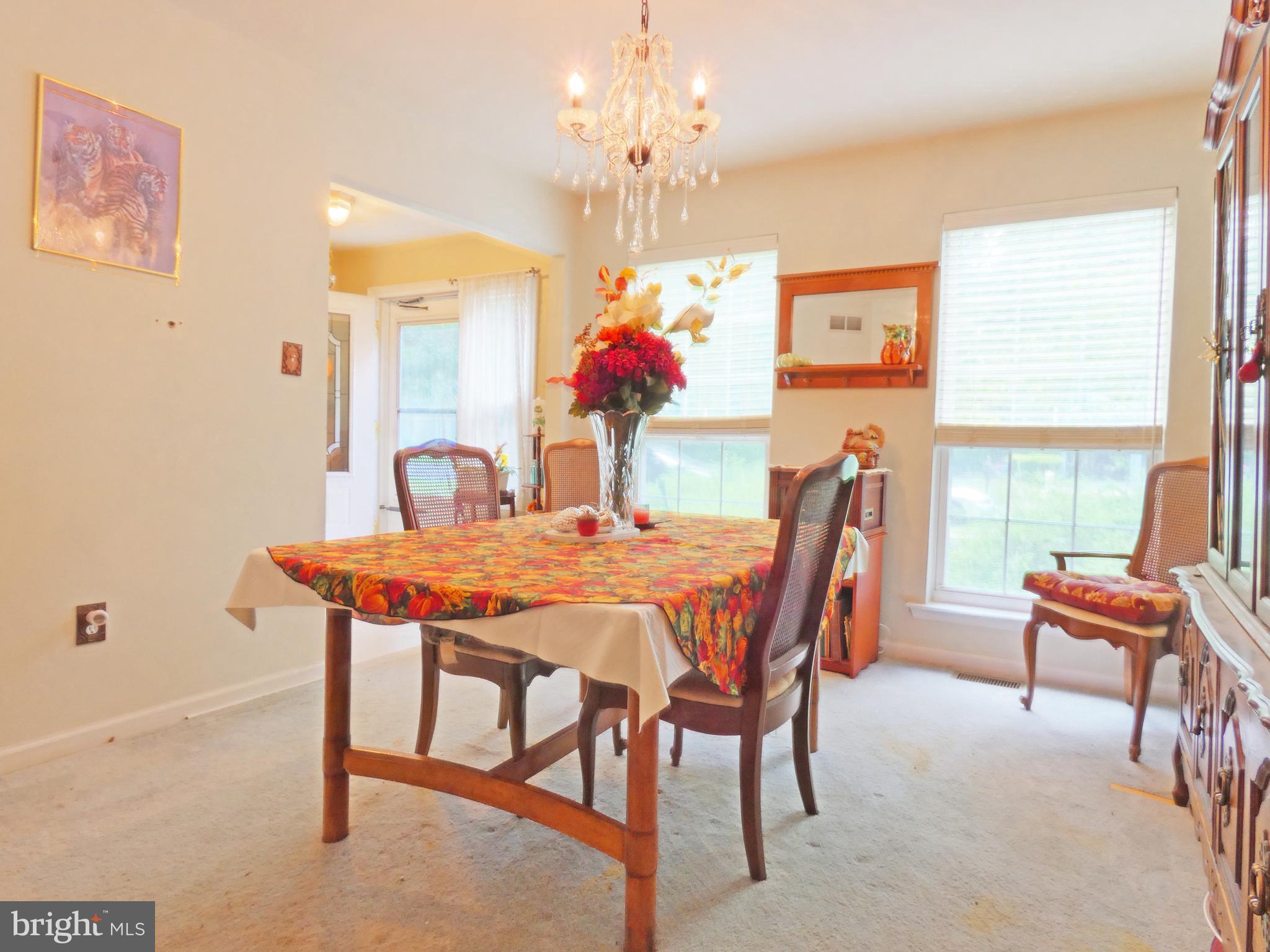 111 Hawthorne Road Egg Harbor Township, NJ 08234 - Photo 9 of 10 Dining room towards foyer