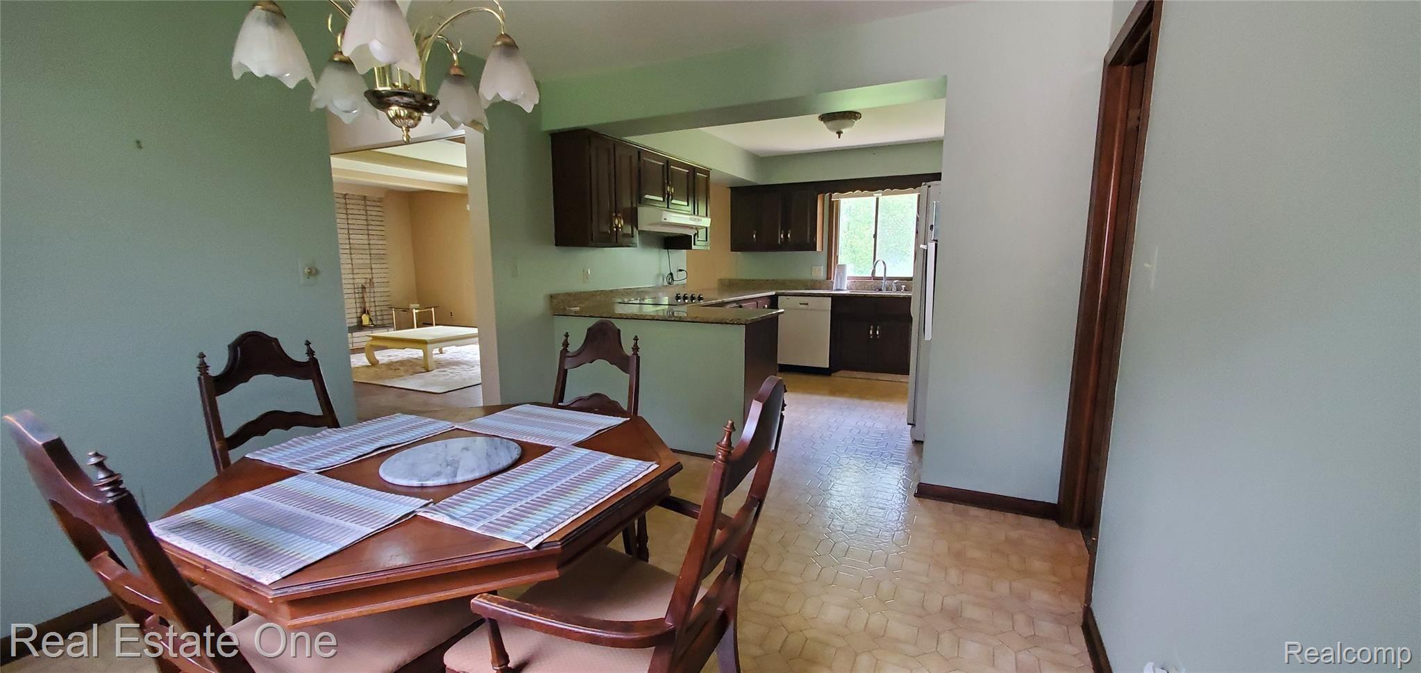 62301 Silver Lake Road South Lyon, MI 48178 - Photo 27 of 45 20220515_150936.jpg