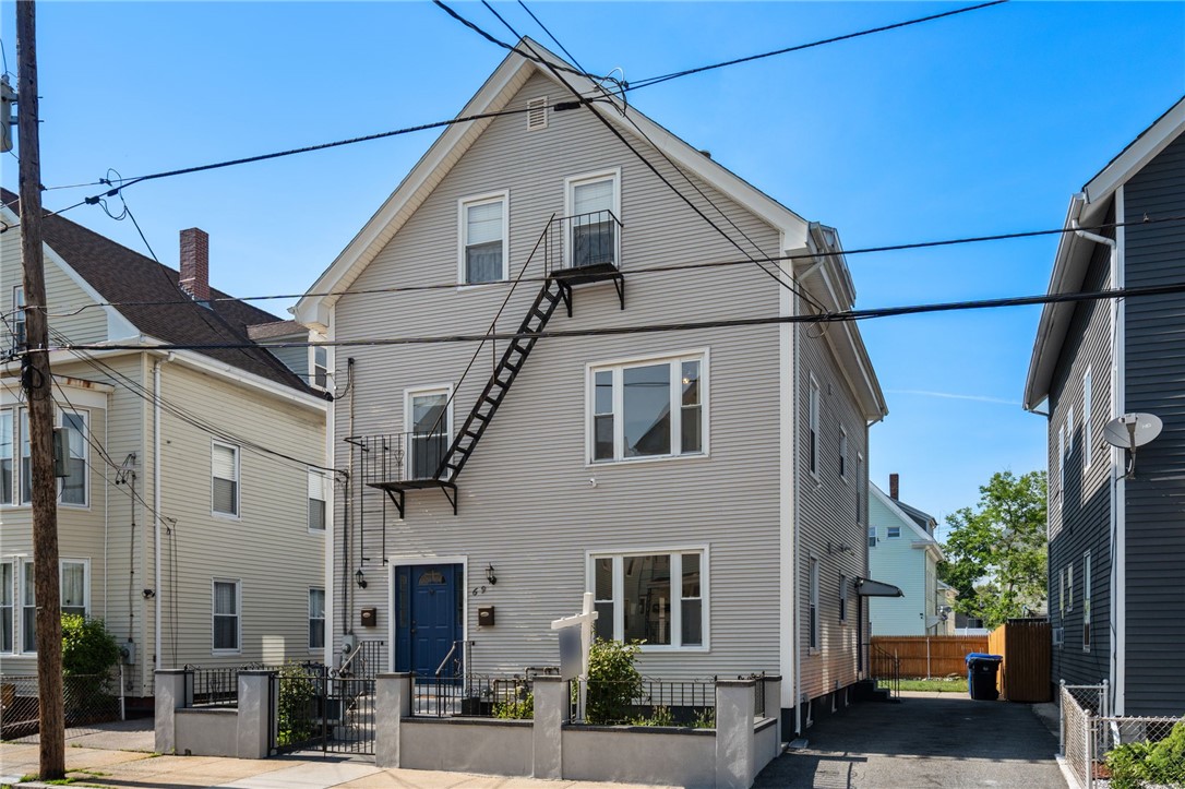 69 Centre Street Pawtucket, RI 02860 - Photo 2 of 26