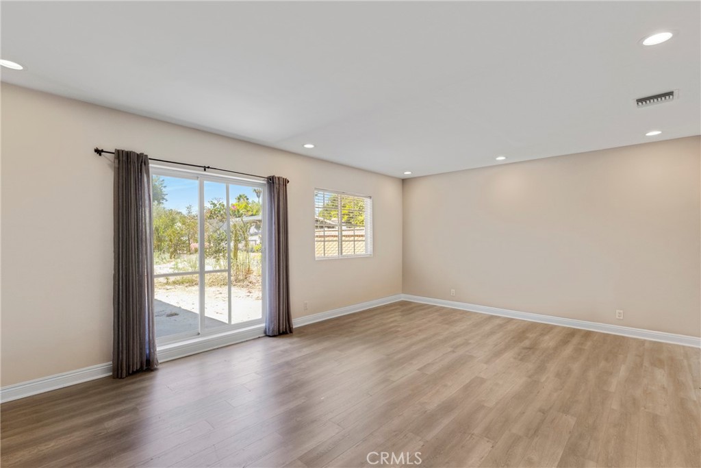 19000 Strathern Street Reseda, CA 91335 - Photo 8 of 42
