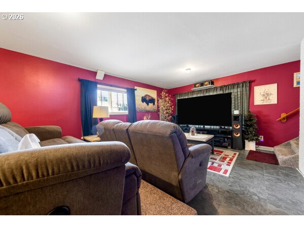 63697 Isthmus Heights Road Coos Bay, OR 97420 - Photo 24 of 45 Family Room