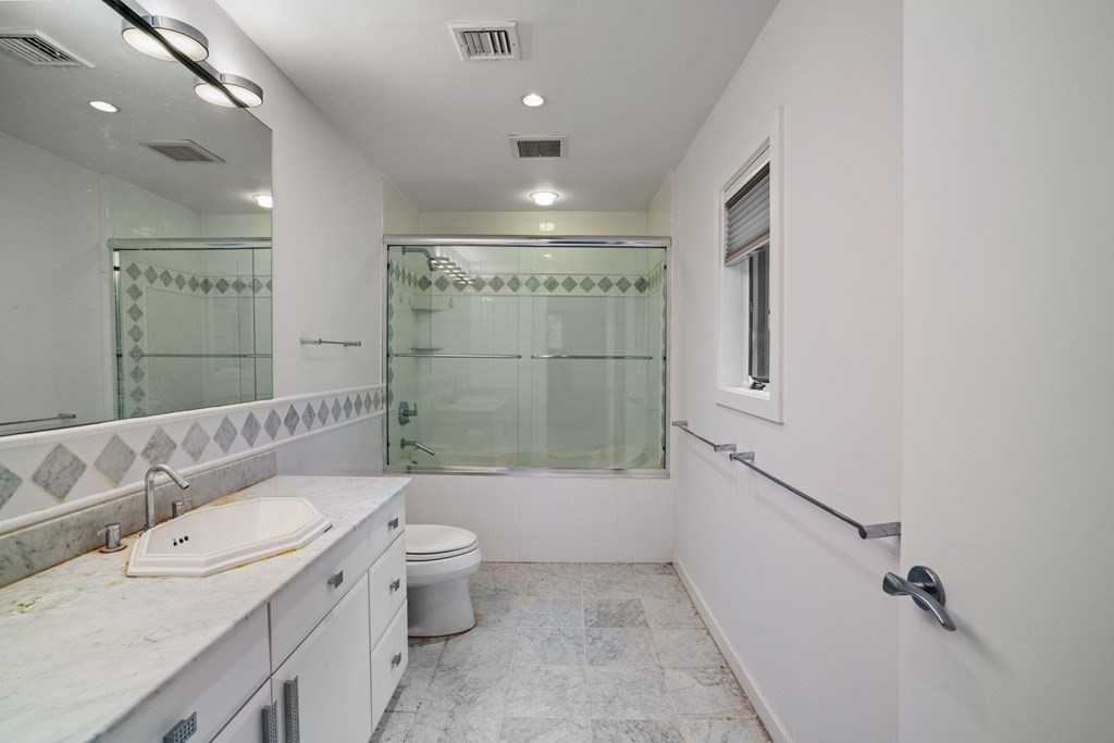 11 Benjamin Place, Unit 11 Brookline, MA 02467 - Photo 22 of 28