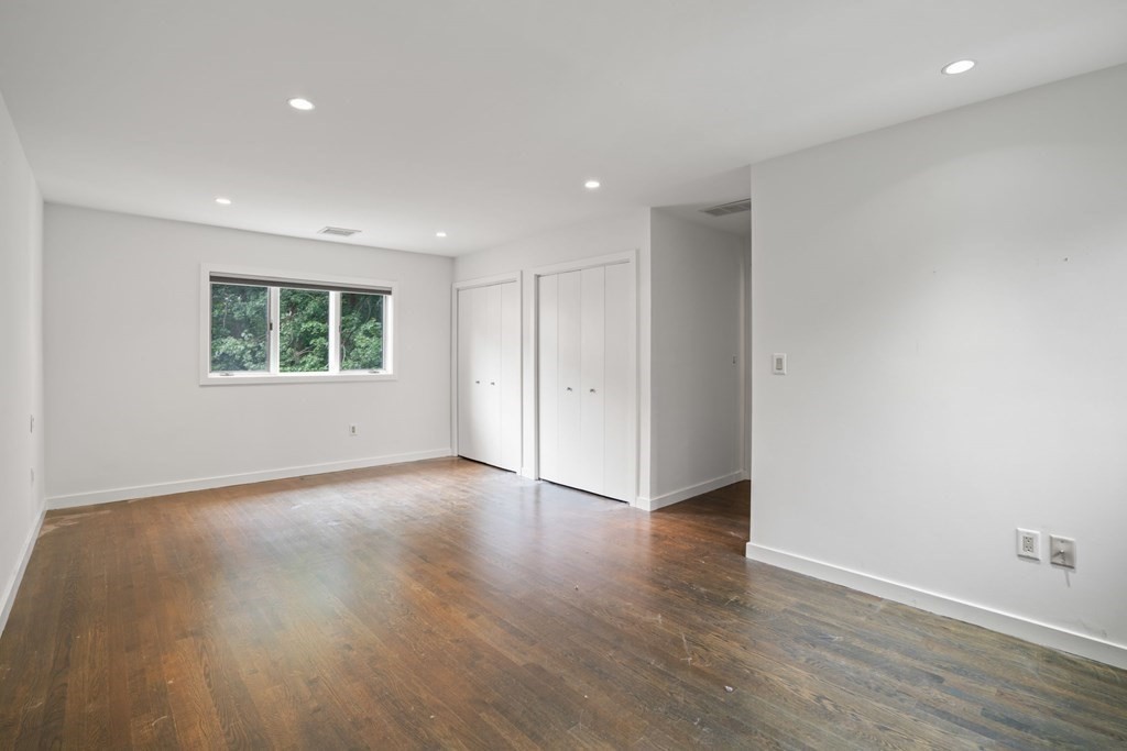 11 Benjamin Place, Unit 11 Brookline, MA 02467 - Photo 23 of 28